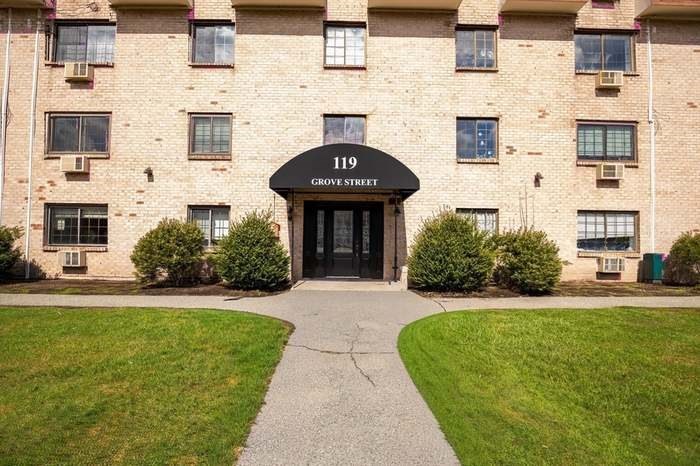 119 Grove St Unit 245, Rockland, MA 02370