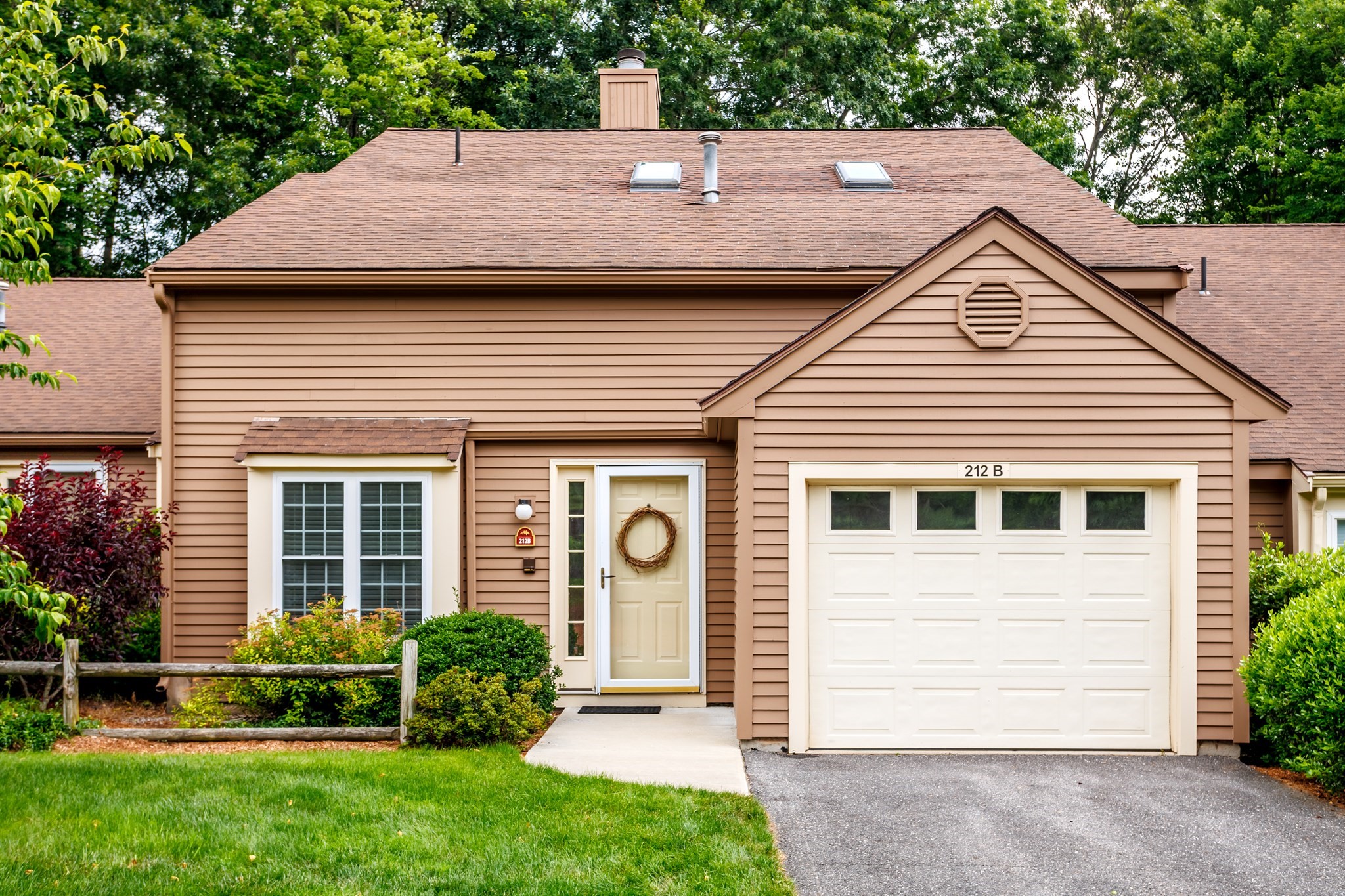 212 Ridgefield Cir Unit 212B, Clinton, MA 01510 - Image 1