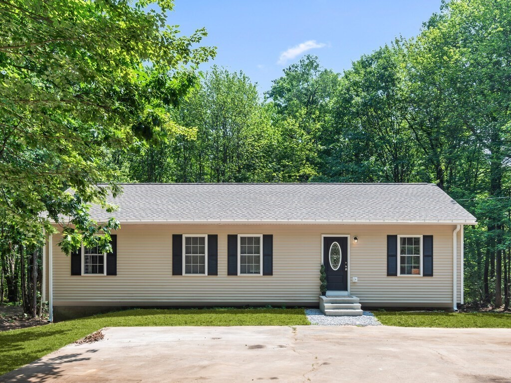 87 Murray Rd, Ashburnham, MA 01430