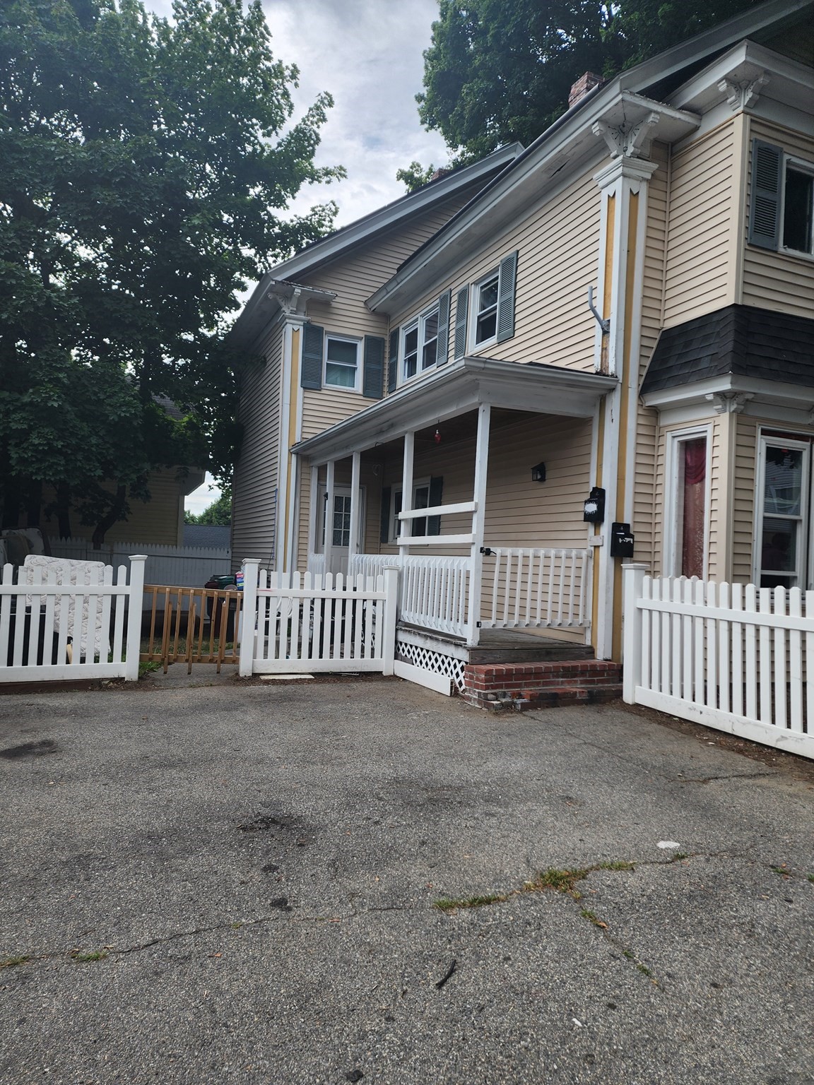 76 Fremont St, Lowell, MA 01850