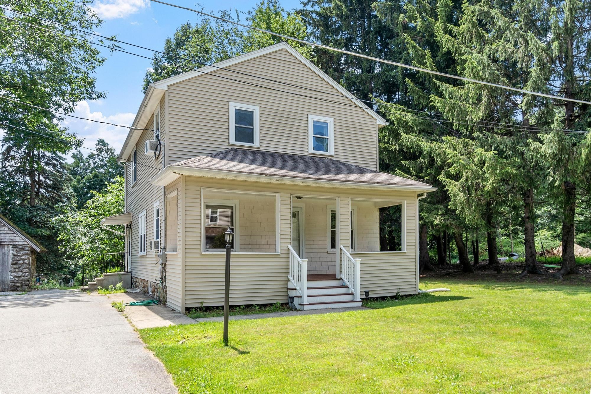10 Birch Ave, Holden, MA 01520