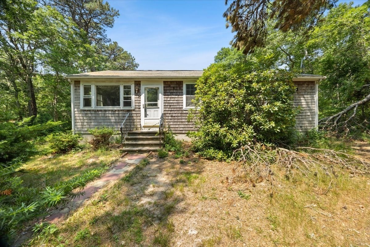 1653 State Rd, Plymouth, MA 02360