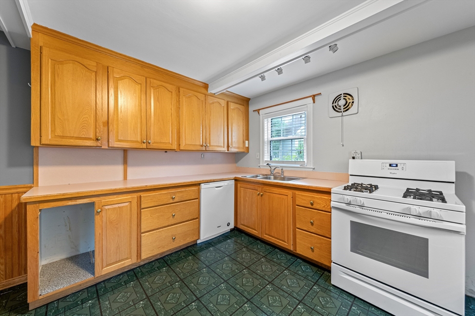 9 Auburn Rd, Beverly, MA Image 16