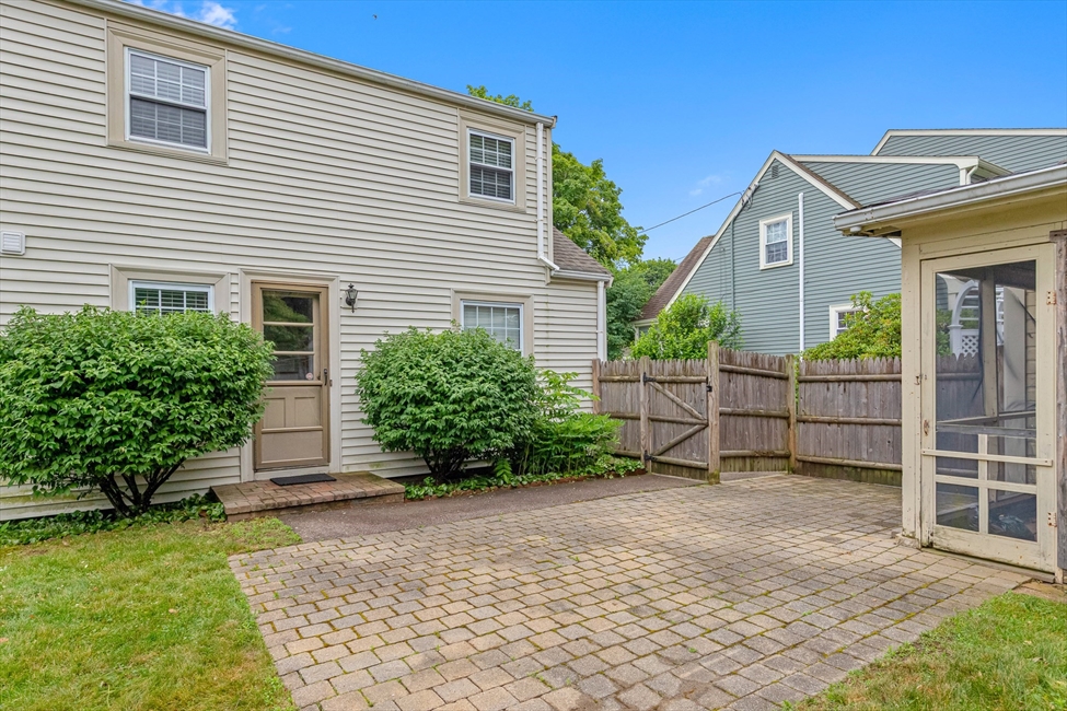 9 Auburn Rd, Beverly, MA Image 5
