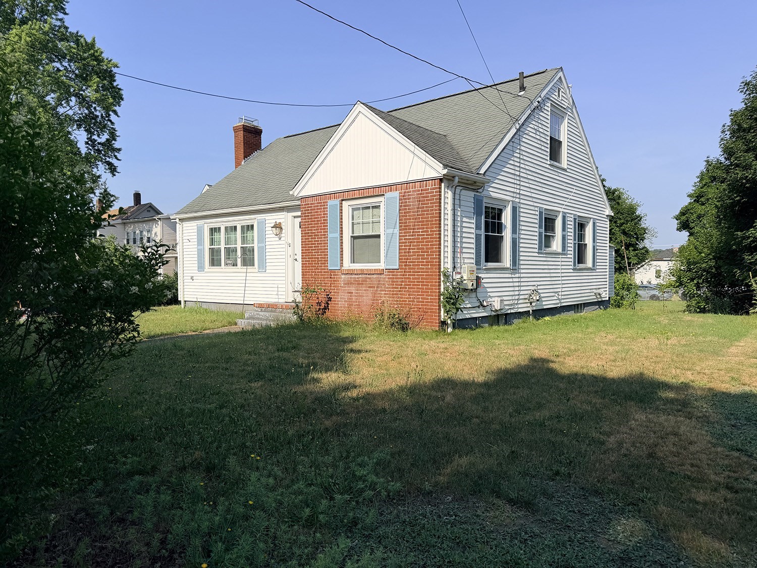 12 Miller St, Blackstone, MA 01504