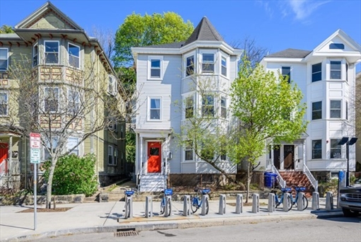 394 Centre St, Apt 2