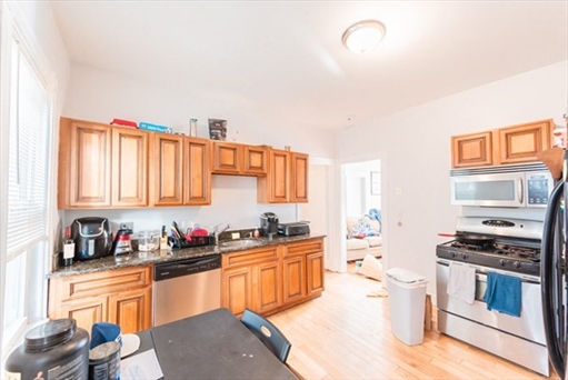 2 Elton St, Apt 1