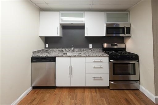 28 Monmouth St, Apt 1