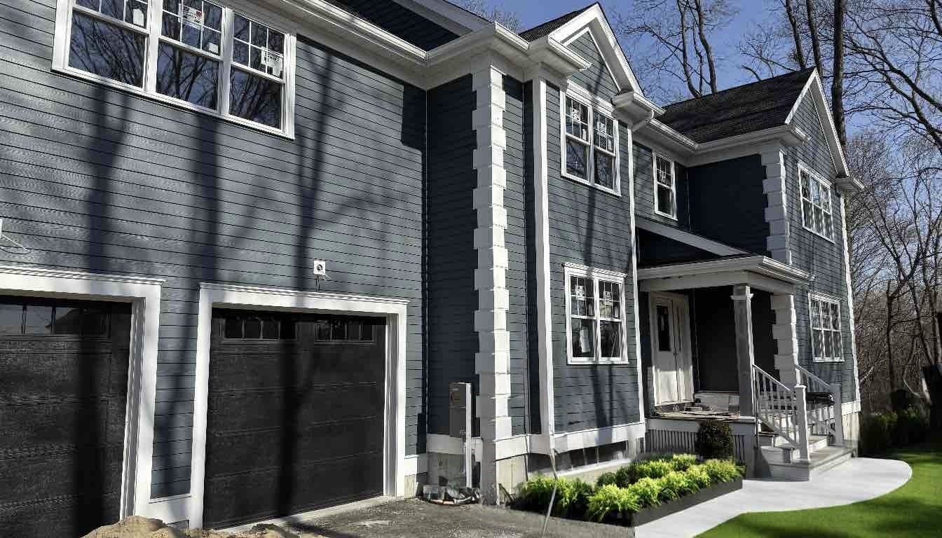 53 Beechwood St, Cohasset, MA 02025