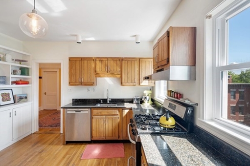 4 Linden Ct, Apt 3