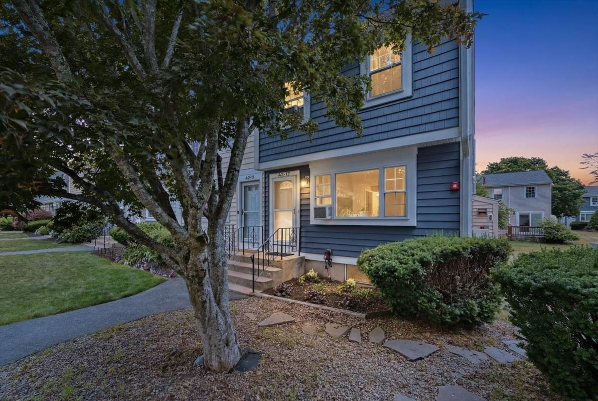 12 Lydon Ln Unit A2, Halifax, MA 02338
