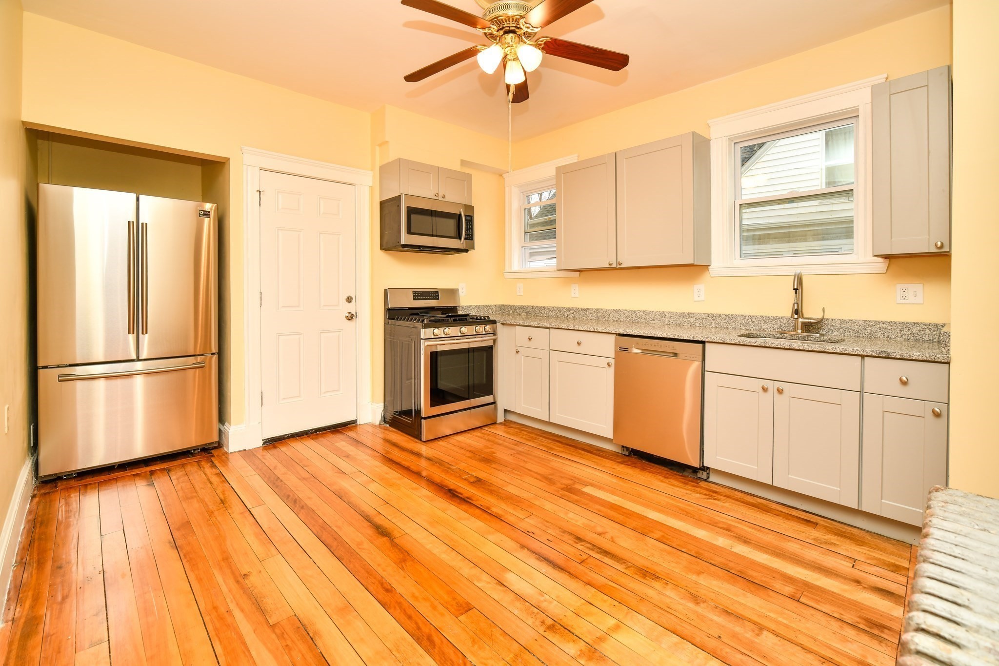 15 Vesta Rd, Boston - Dorchester, MA 02124