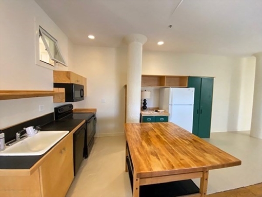 93 Harvey St, Apt 3