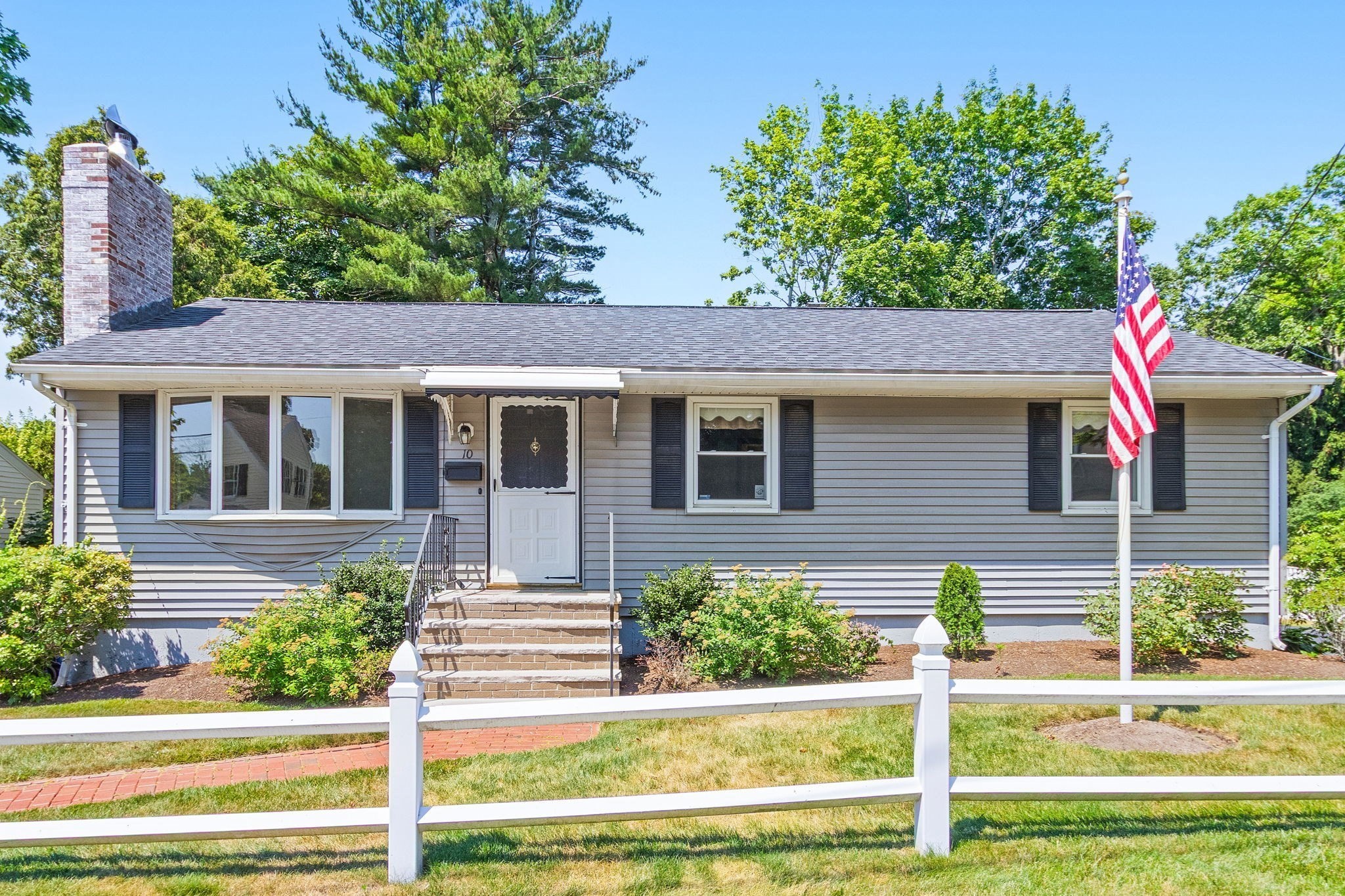 10 Willow St, Braintree, MA 02184