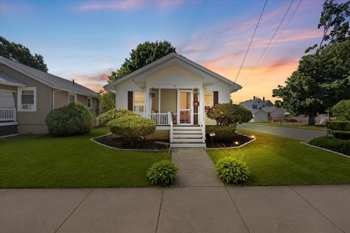 10 Elizabeth Street, Taunton, MA 02780