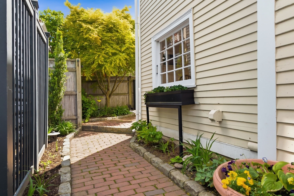 15 1/2 River Street, Salem, MA Image 38