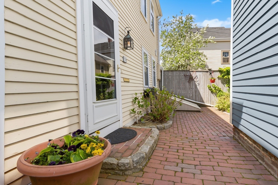 15 1/2 River Street, Salem, MA Image 39