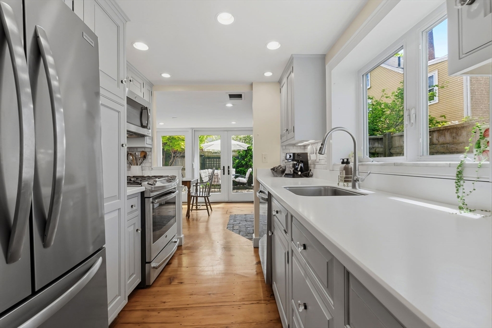 15 1/2 River Street, Salem, MA Image 8