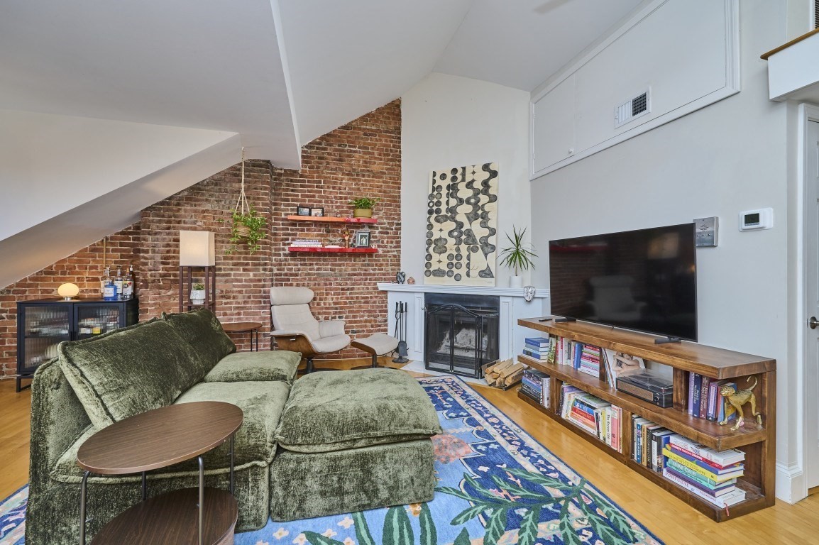 683 Massachusetts Ave. Unit 5, Roxbury, Boston, MA 02118