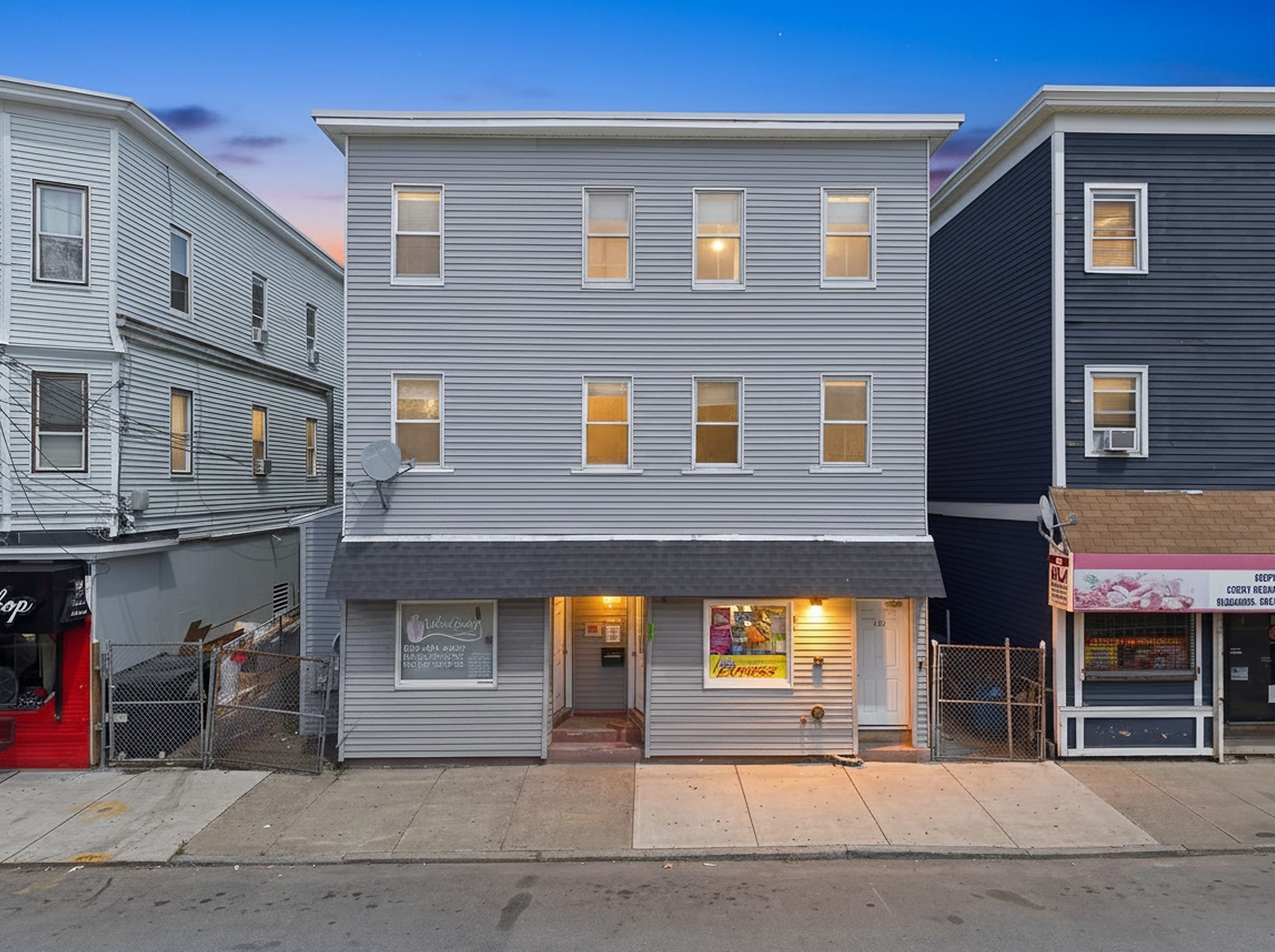 152 S Union St, Lawrence, MA 01843
