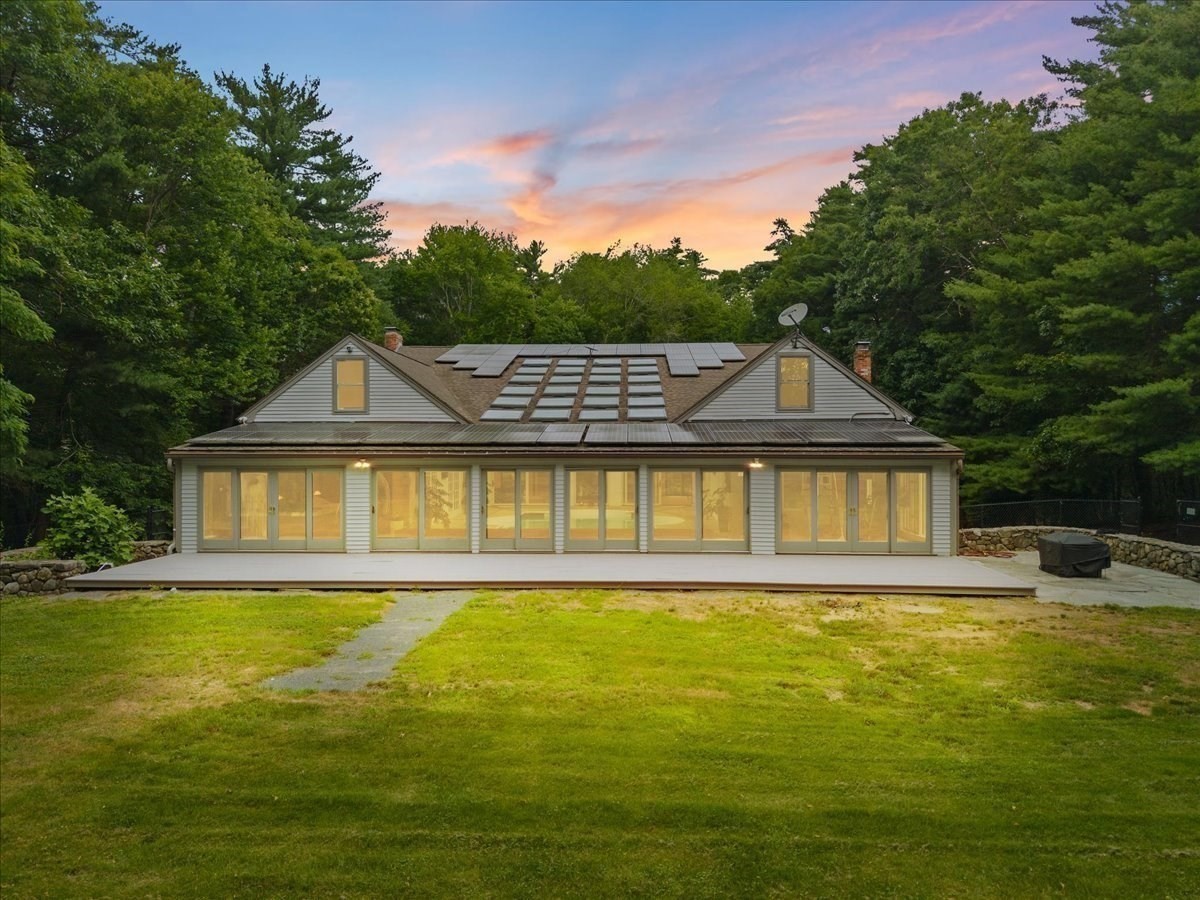10 Kathy Ln, East Bridgewater, MA 02333