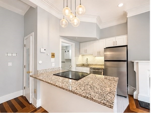 389 Beacon, Apt 4