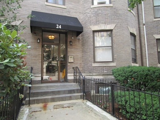 24 Peterborough, Apt 12