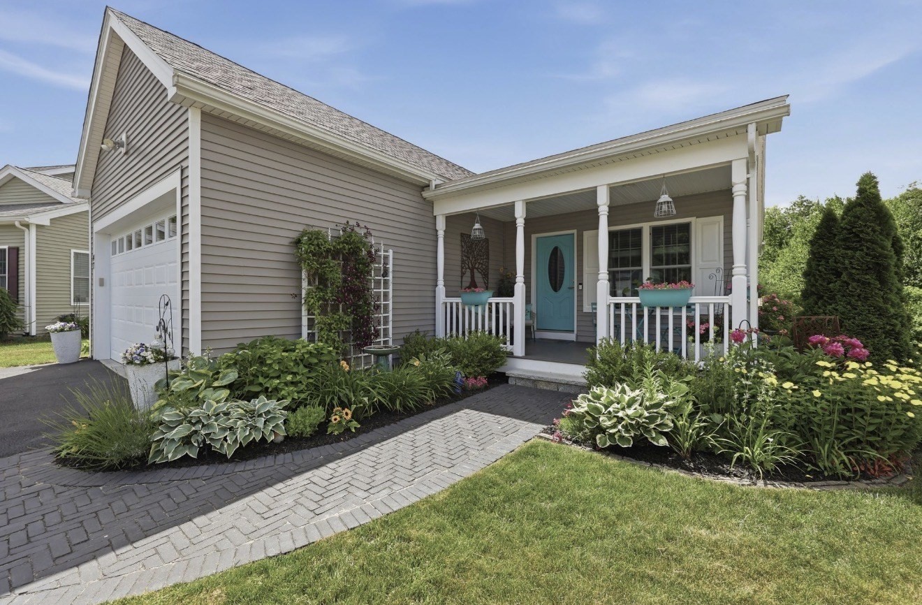 47 Hyde Park Circle, Uxbridge, MA 01569