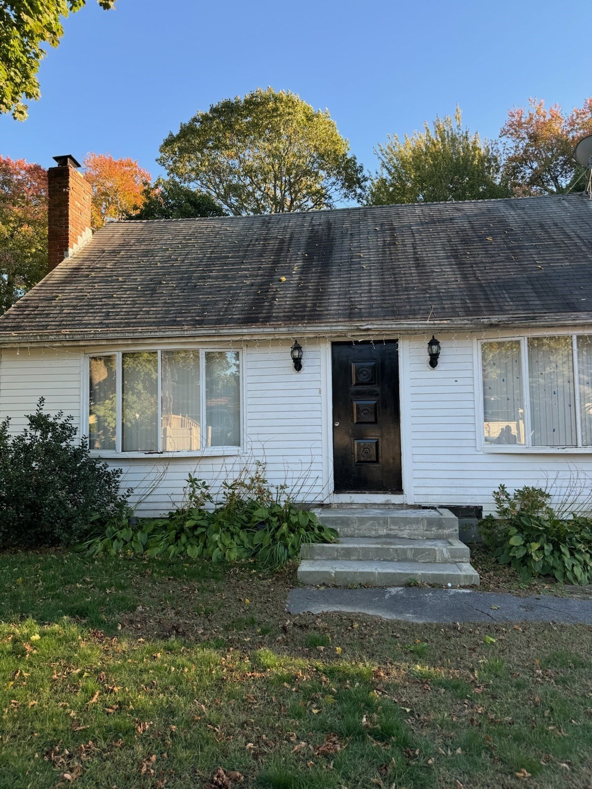90 Sunset Ave, Brockton, MA 02301