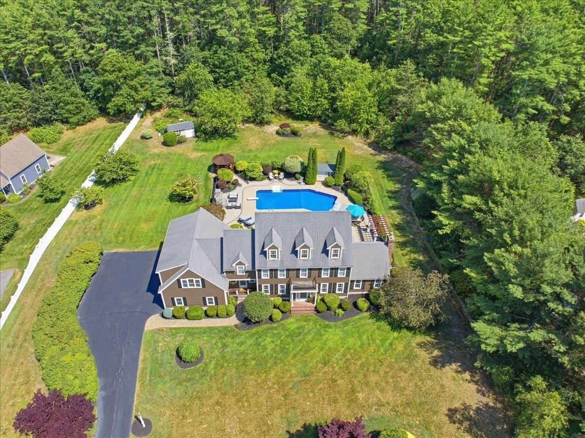 37 Wyndemere Ct, Plymouth, MA 02360
