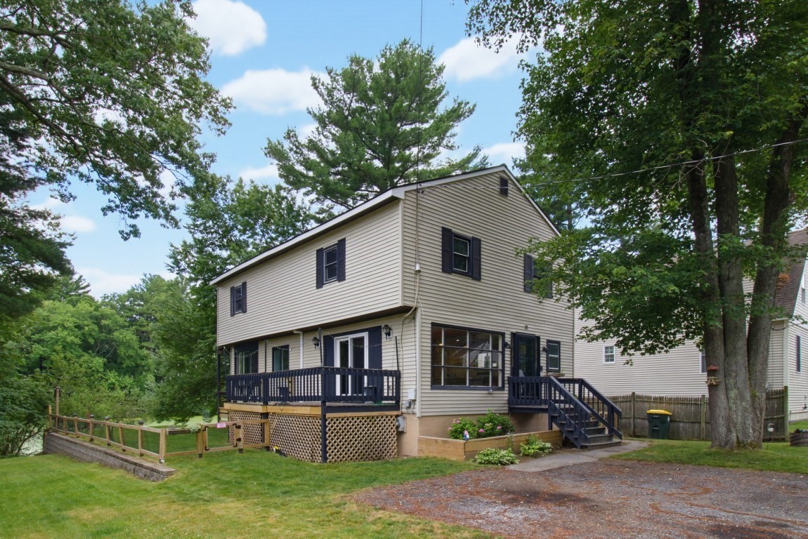 71 Box Pond Dr, Bellingham, MA 02019