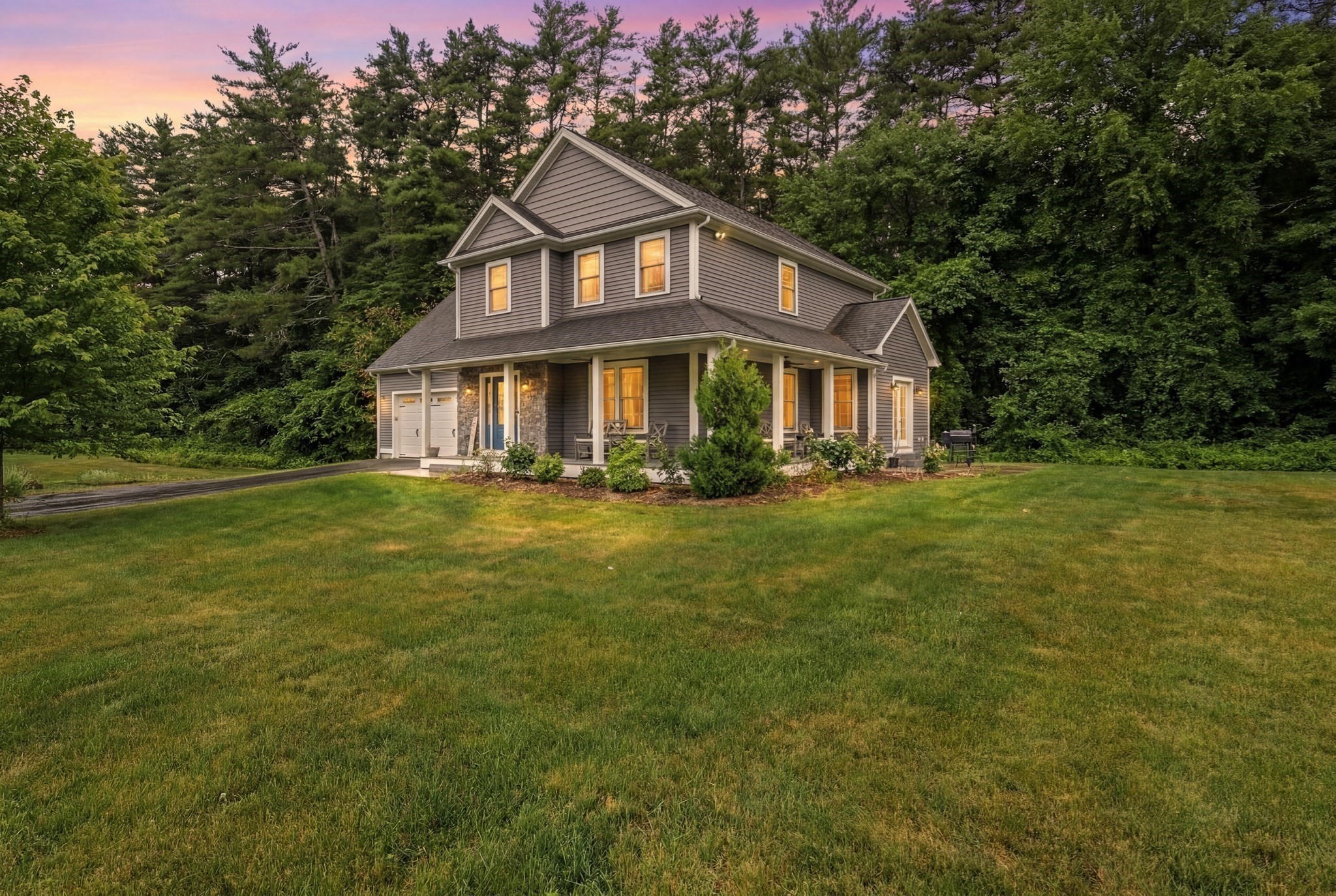 18 Pine St, Belchertown, MA 01007