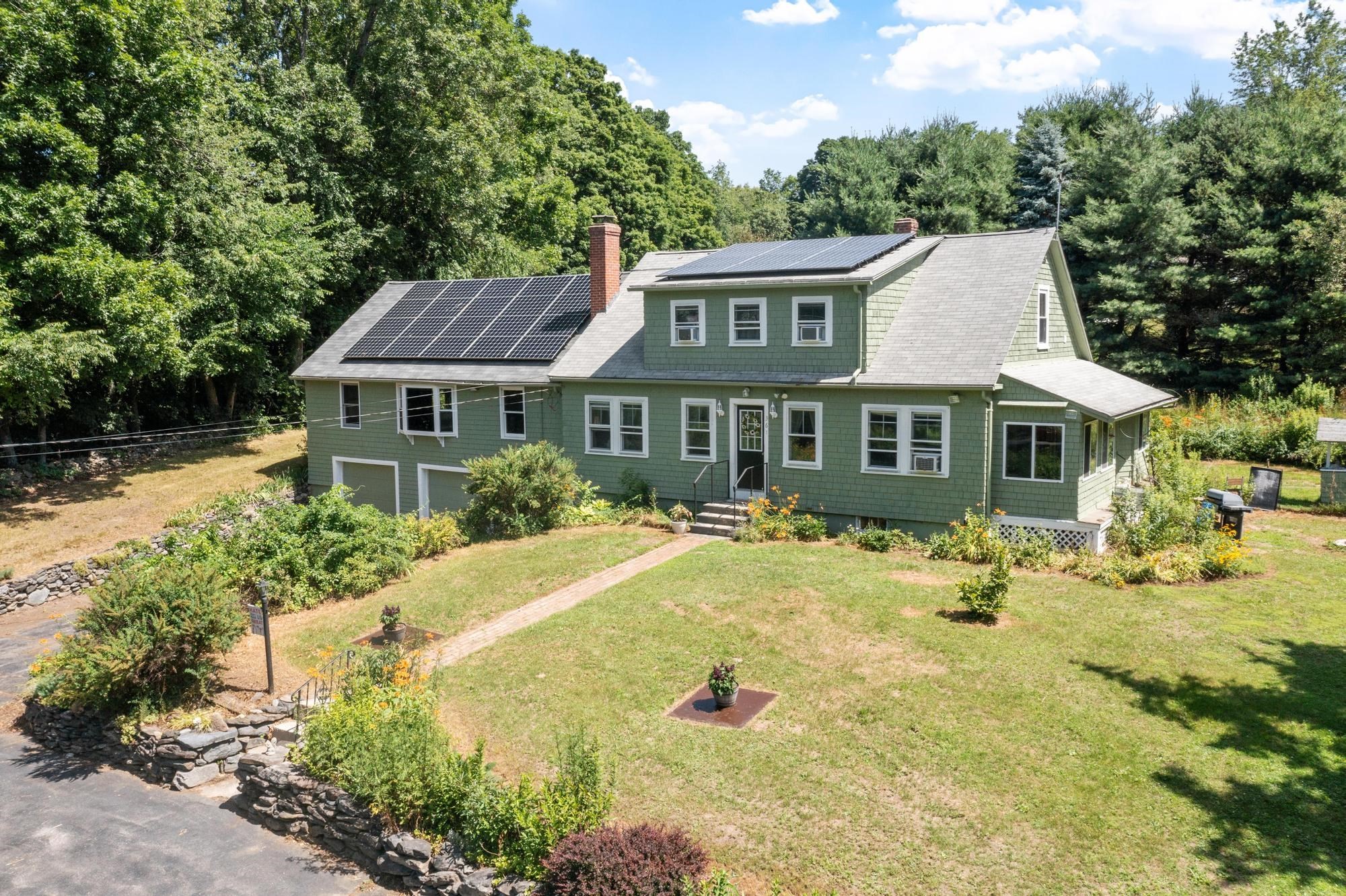 361 Mulpus Rd, Lunenburg, MA 01462