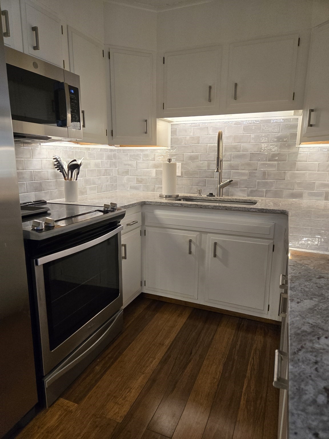 31 Hamlin Ln Unit B24, Needham, MA 02492