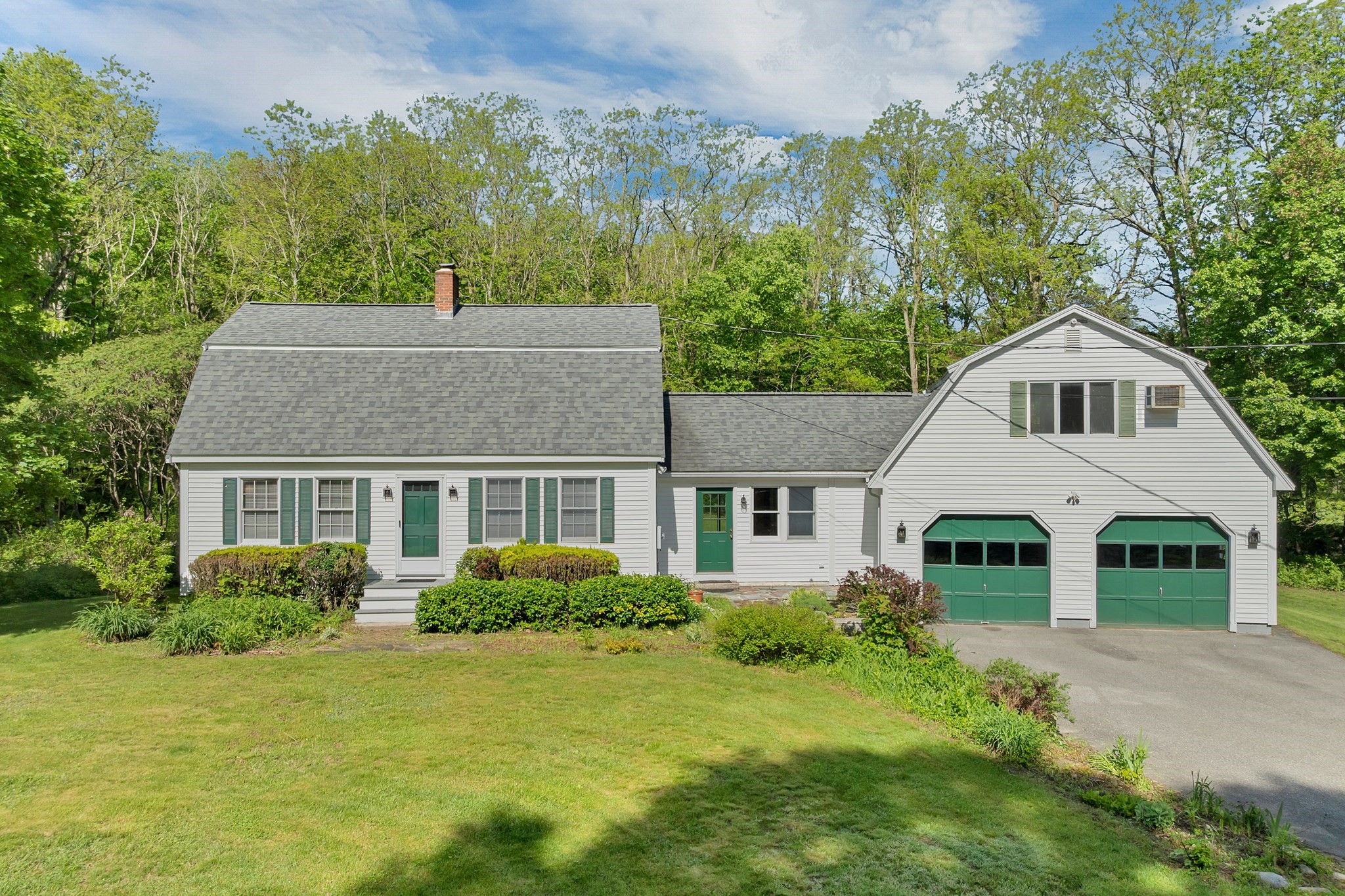1 Muddy Pond, Kensington, NH 03833