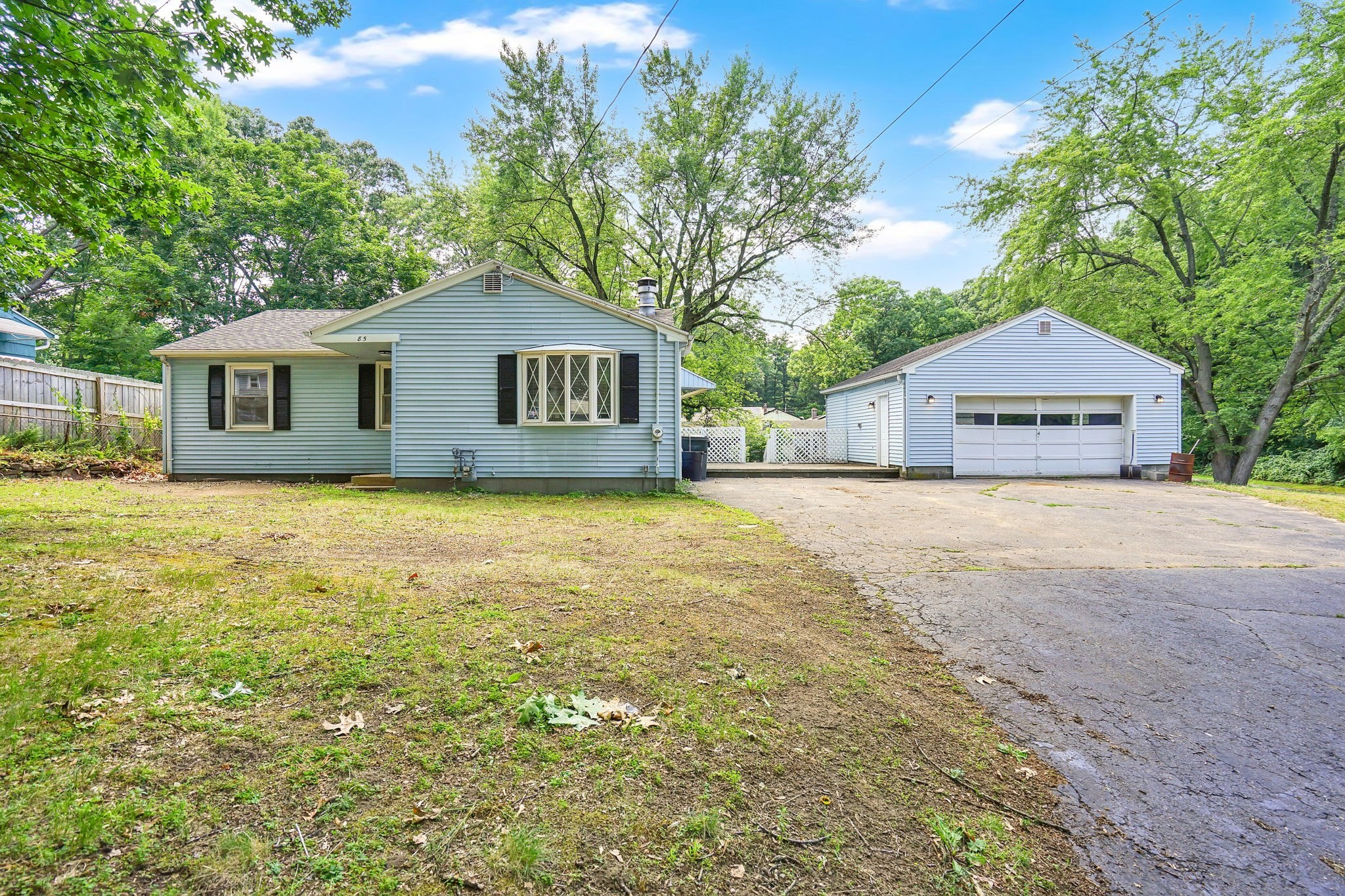 85 Bircham St, Springfield, MA 01104