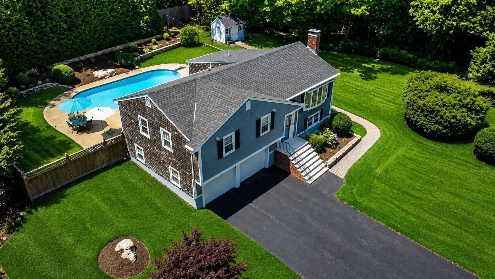22 Harvest Ln, Hingham, MA 02043