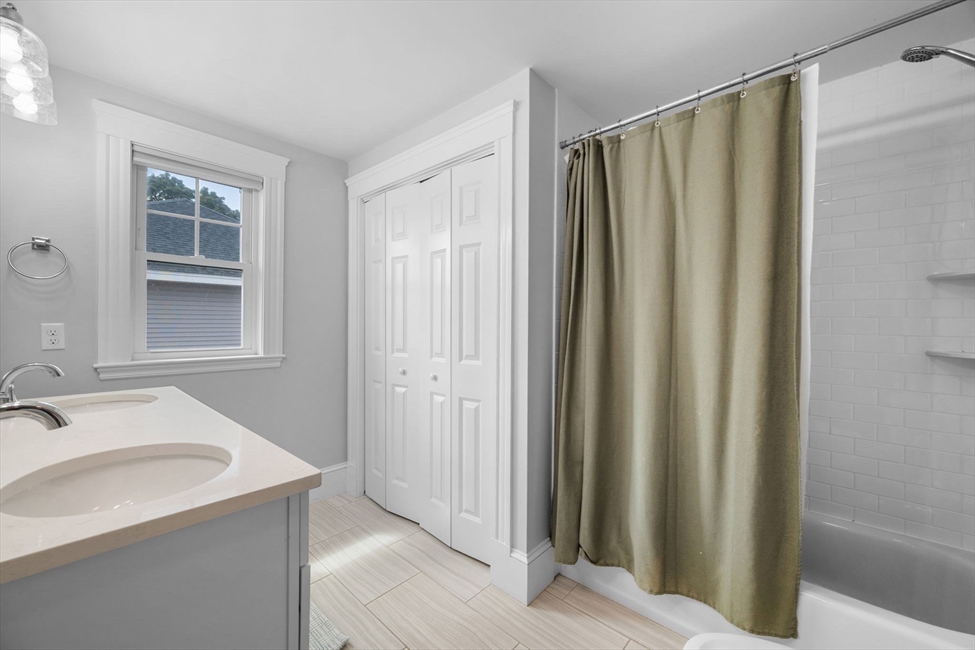 103 Sylvan St, Danvers, MA Image 16
