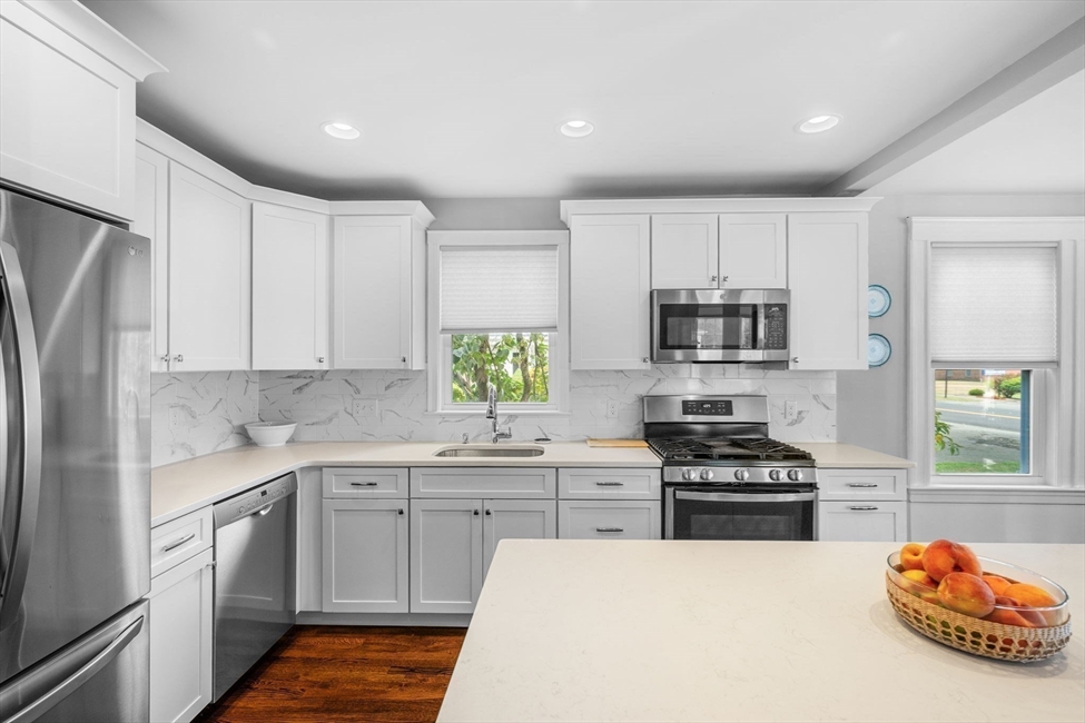 103 Sylvan St, Danvers, MA Image 10