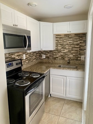 32 Hinckley Street, Apt 1R