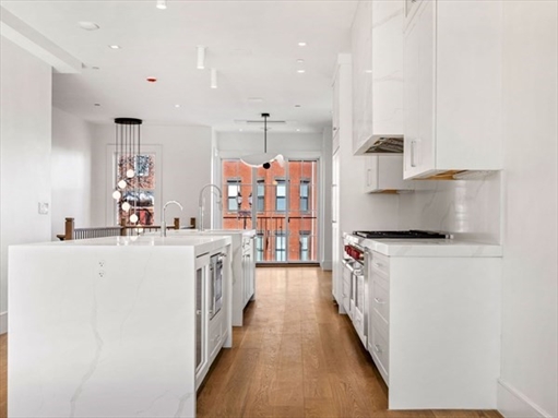 561 E BROADWAY, Apt 561