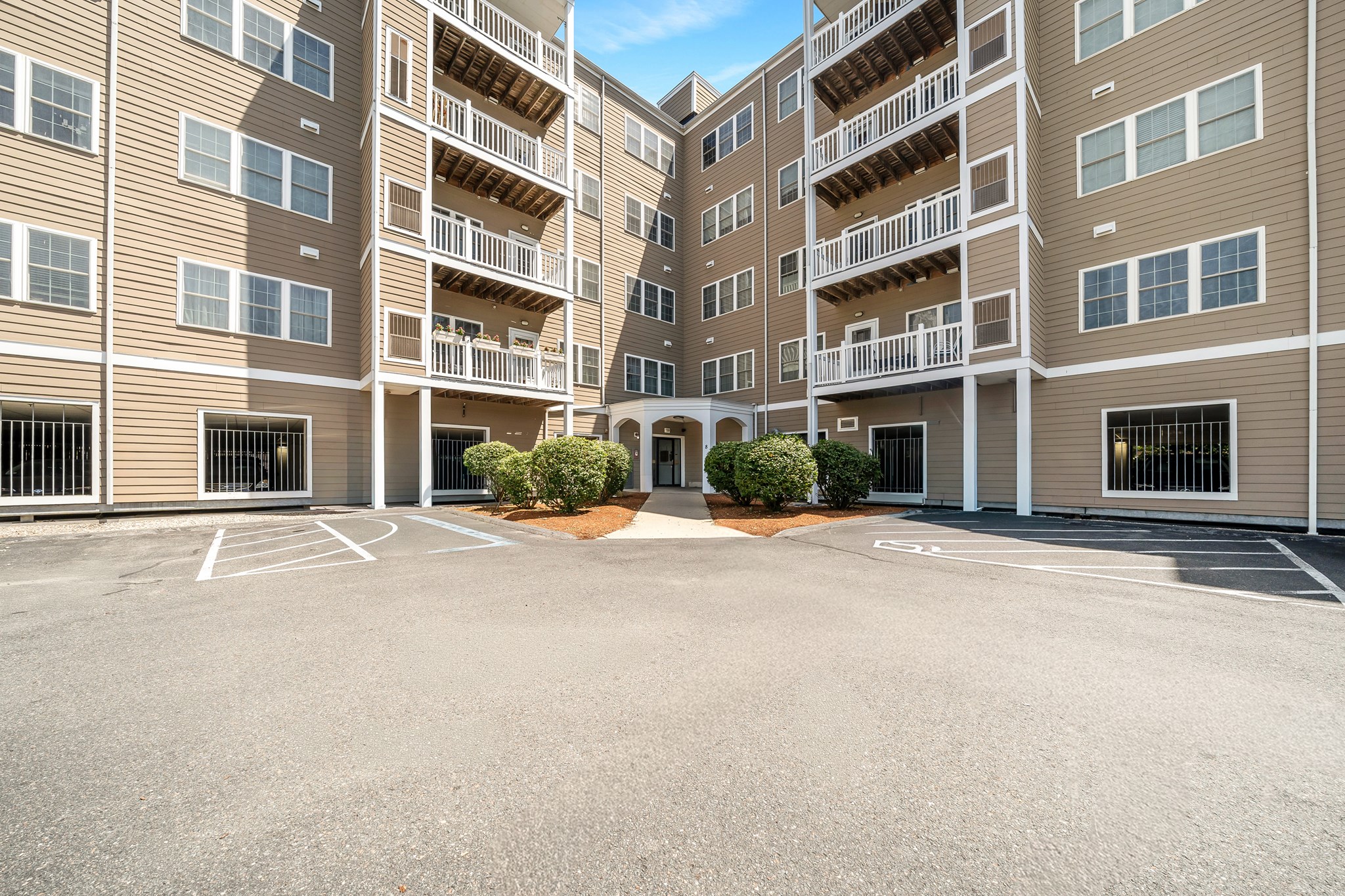 8 Walnut St Unit 109, Peabody, MA 01960