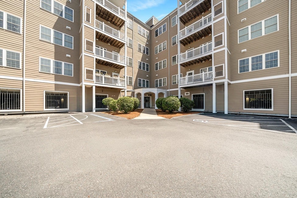 8 Walnut St, Peabody, MA Image 1