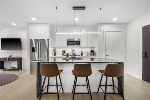 2 Maverick Square, Apt 402
