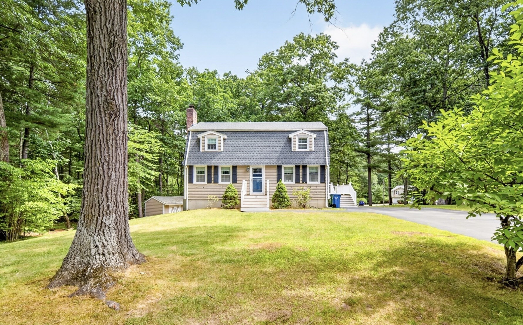 19 Greenleaf Street, Billerica, MA 01821