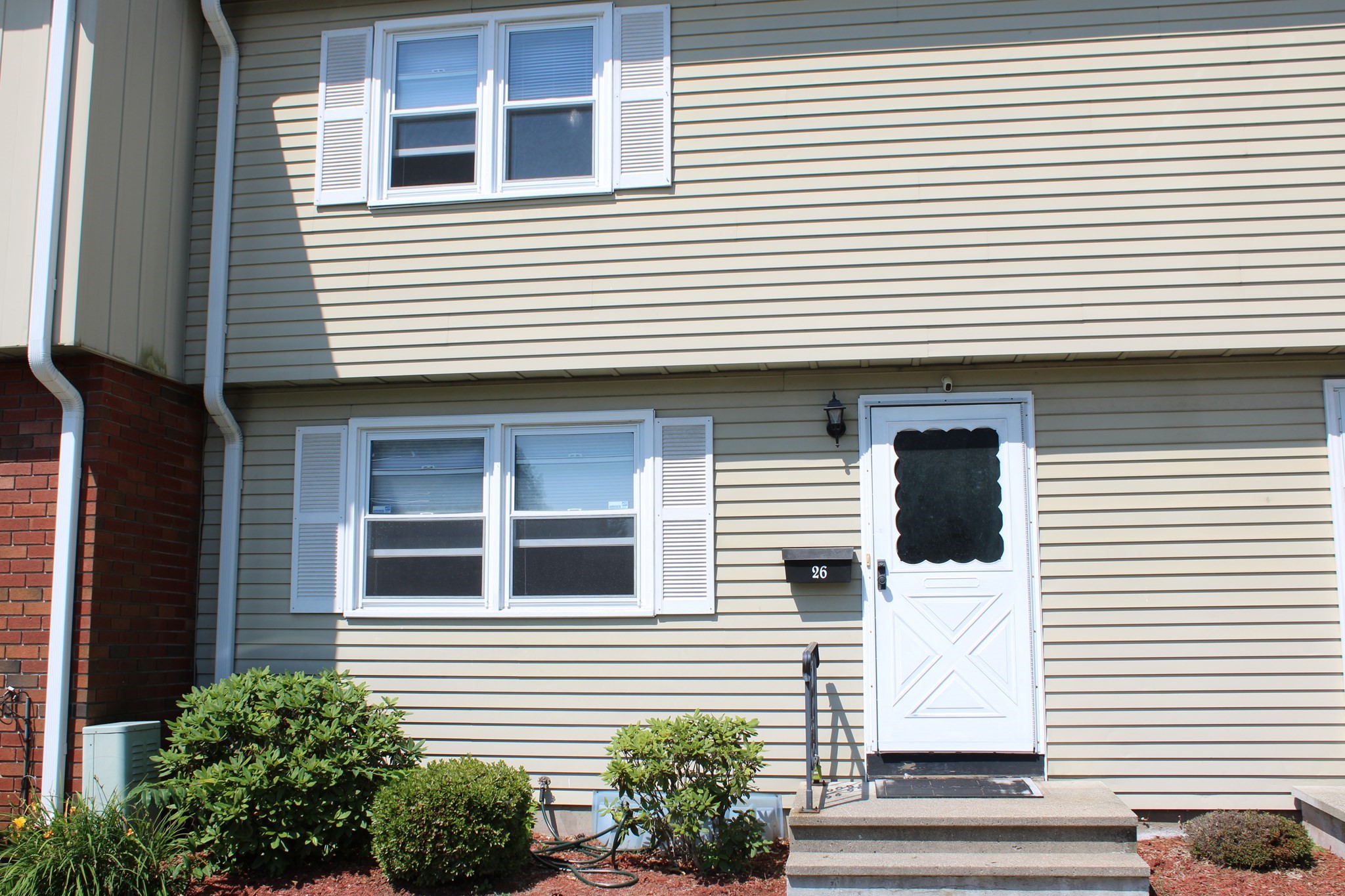 26 Yorktown Ct Unit 26, Chicopee, MA 01020