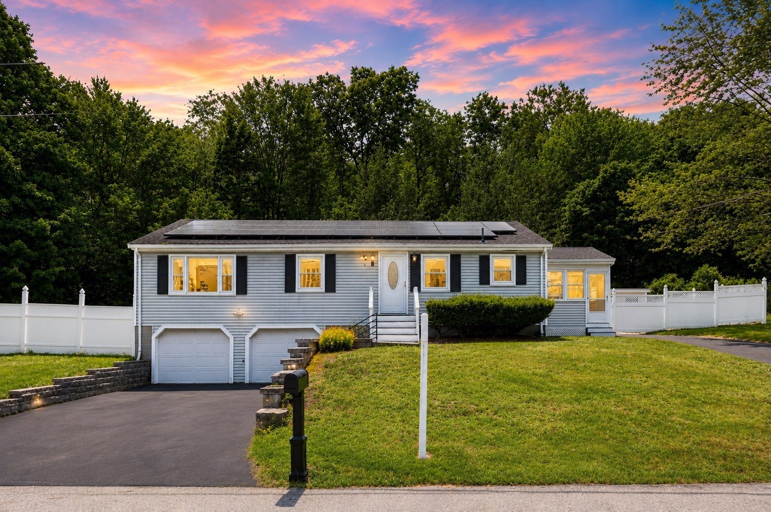 95 Lillian Ter, Dracut, MA 01826