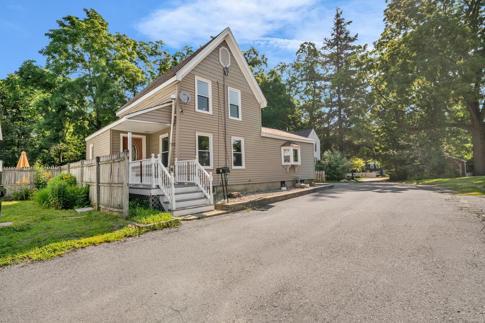 2 California Ln, Amesbury, MA 01913