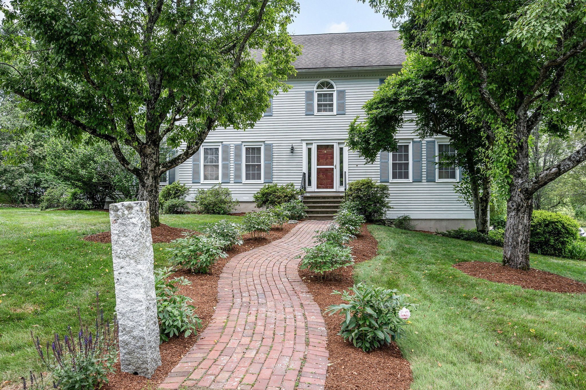3 Indian Fern Dr, Nashua, NH 03062