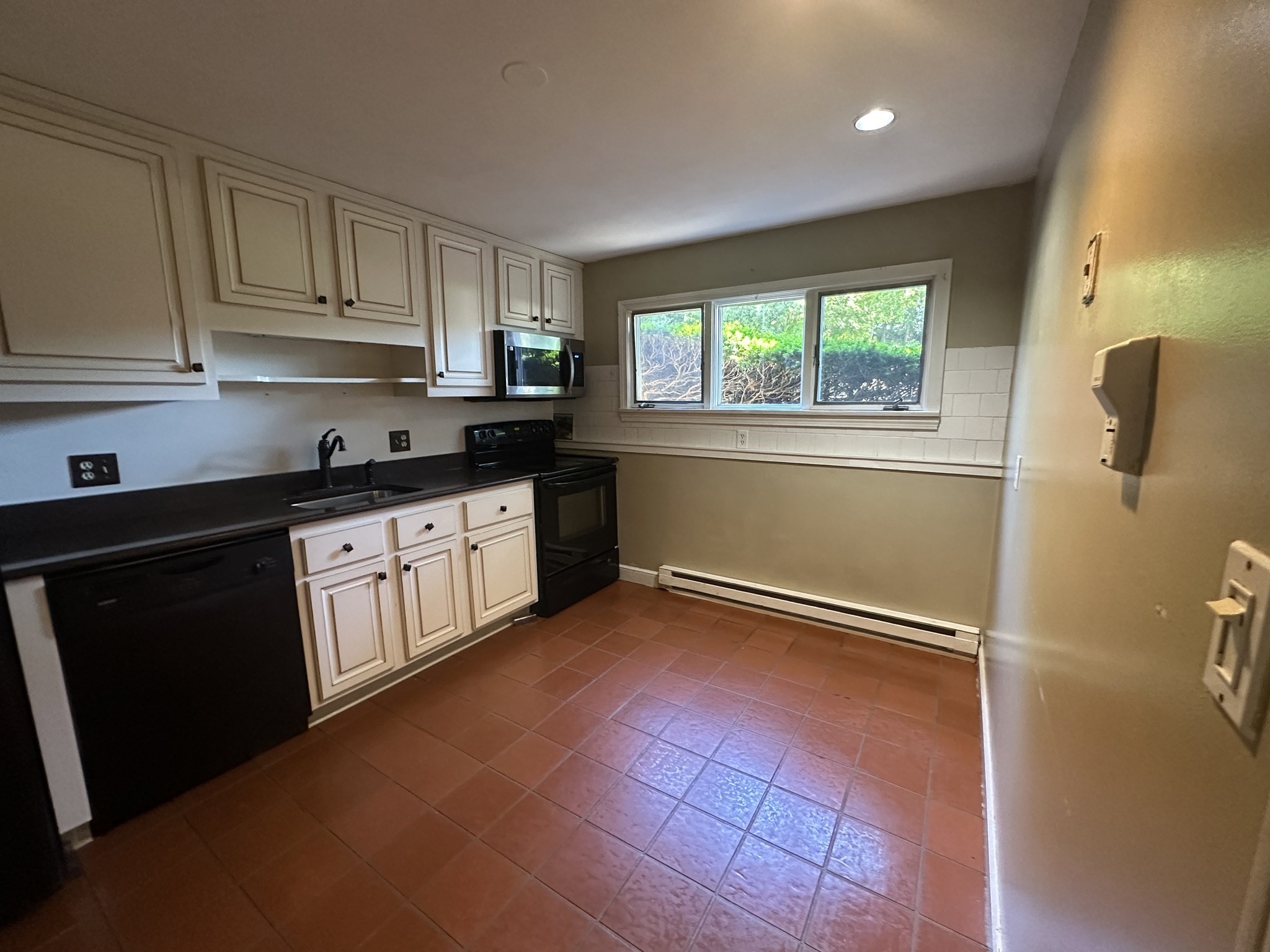 87 Phelps St Unit 87, Marlborough, MA 01752 - Image 2